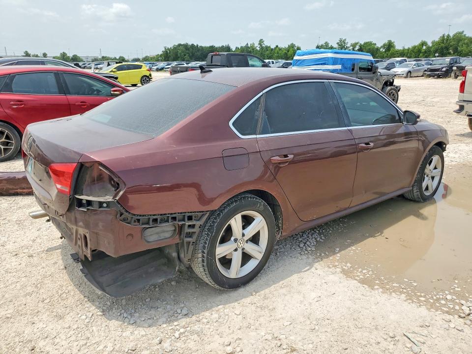 58590006 :رقم المزاد ، 1VWBP7A38DC083927 vin ، 2013 Volkswagen Passat مزاد بيع