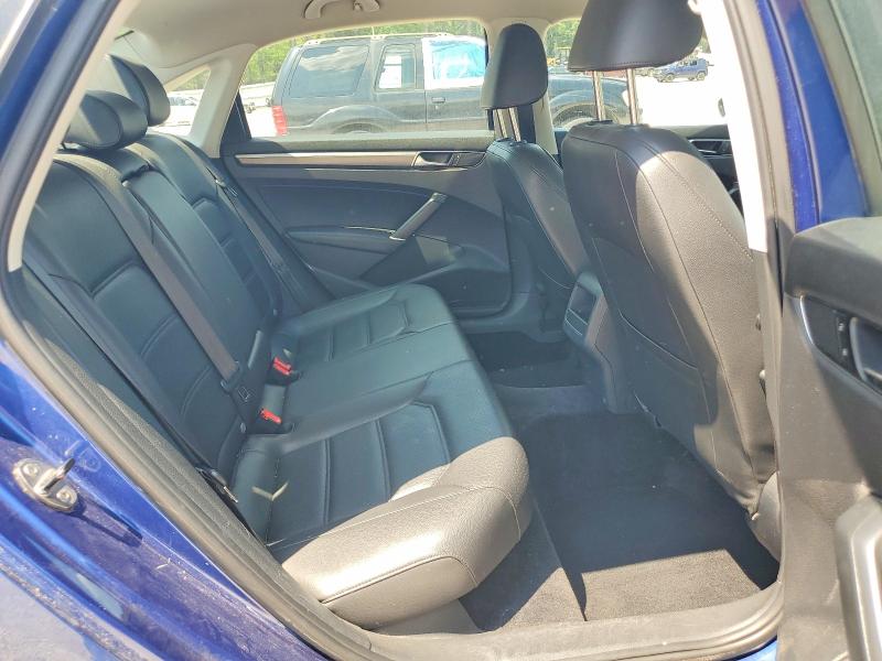 56586026 :رقم المزاد ، 1VWDT7A35HC060695 vin ، 2017 Volkswagen Passat مزاد بيع