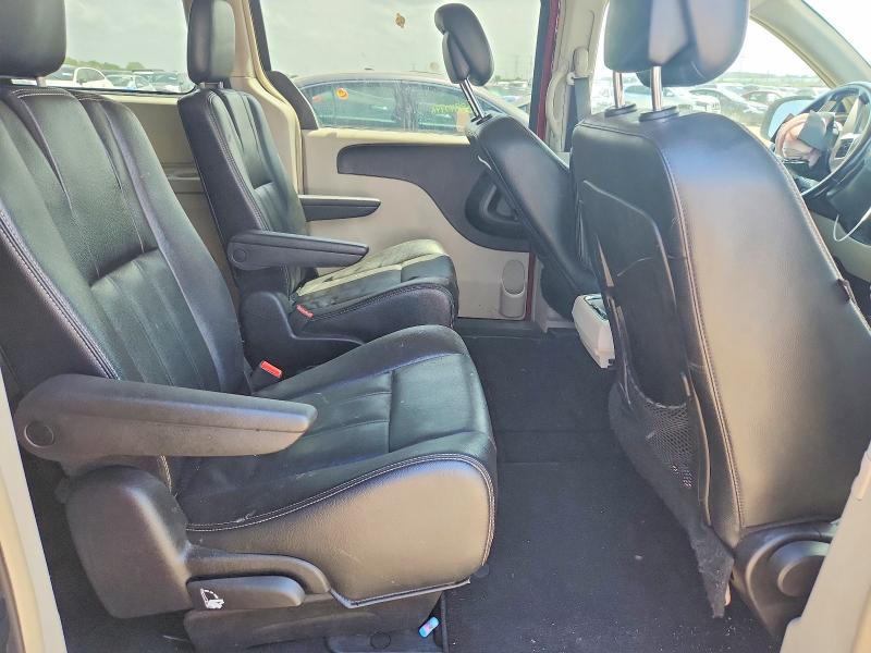 58839896 :رقم المزاد ، 2C4RC1BG6FR644325 vin ، 2015 Chrysler Town & Country مزاد بيع