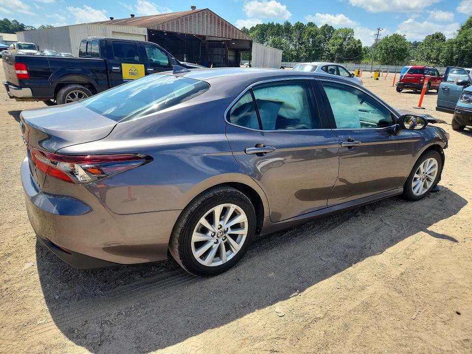 56859236 :رقم المزاد ، 4T1C11AK2RU868695 vin ، 2024 Toyota Camry مزاد بيع