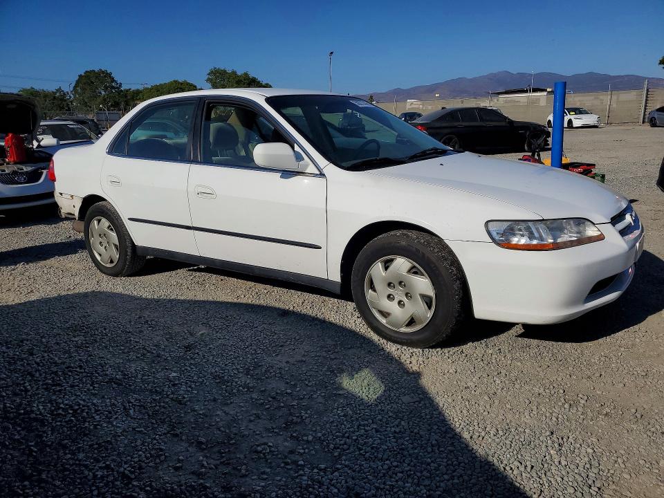 58073746 :رقم المزاد ، 1HGCG1647YA023632 vin ، 2000 Honda Accord مزاد بيع