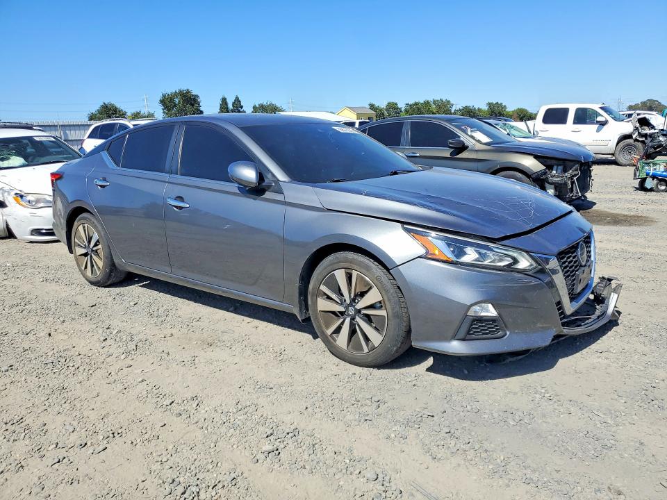 56678326 :رقم المزاد ، 1N4BL4DV4MN311894 vin ، 2021 Nissan Altima مزاد بيع