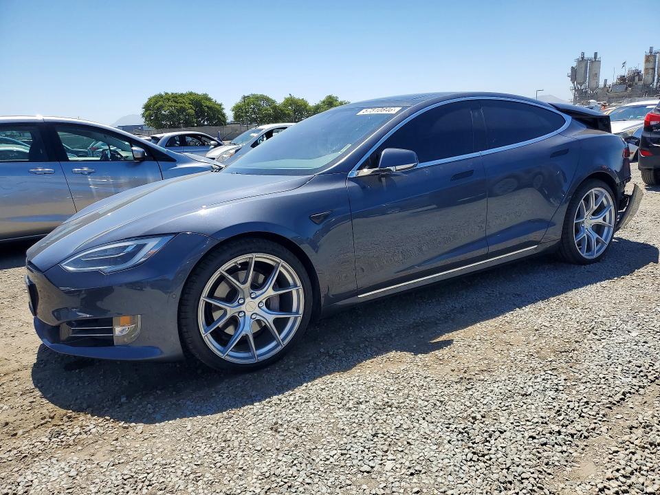 57510846 :رقم المزاد ، 5YJSA1E22JF265270 vin ، 2018 Tesla Model S مزاد بيع