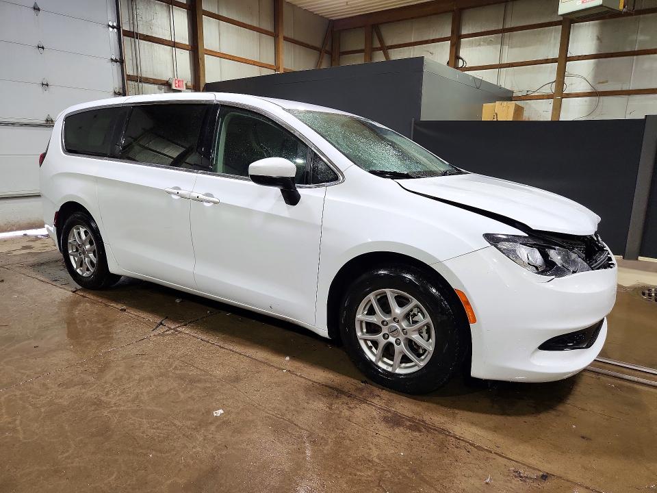 2022 Chrysler Voyager მანქანა იყიდება აუქციონზე, vin: 2C4RC1CG8NR208833, აუქციონის ნომერი: 57026126