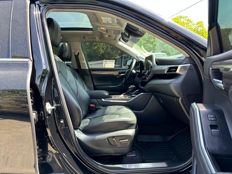 Продажа на аукционе авто 2023 Toyota Highlander, vin: 5TDKDRAH8PS508181, номер лота: 52369446