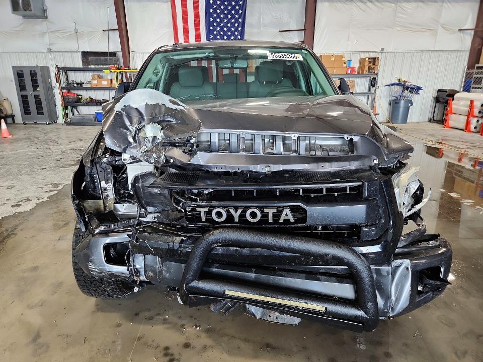 55535366 :رقم المزاد ، 5TFUW5F17HX621350 vin ، 2017 Toyota Tundra مزاد بيع