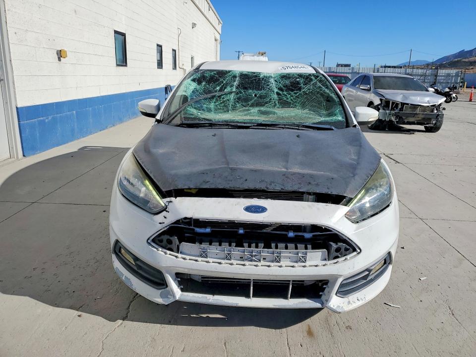Продажа на аукционе авто 2015 Ford Focus, vin: 1FADP3L98FL369291, номер лота: 57048546