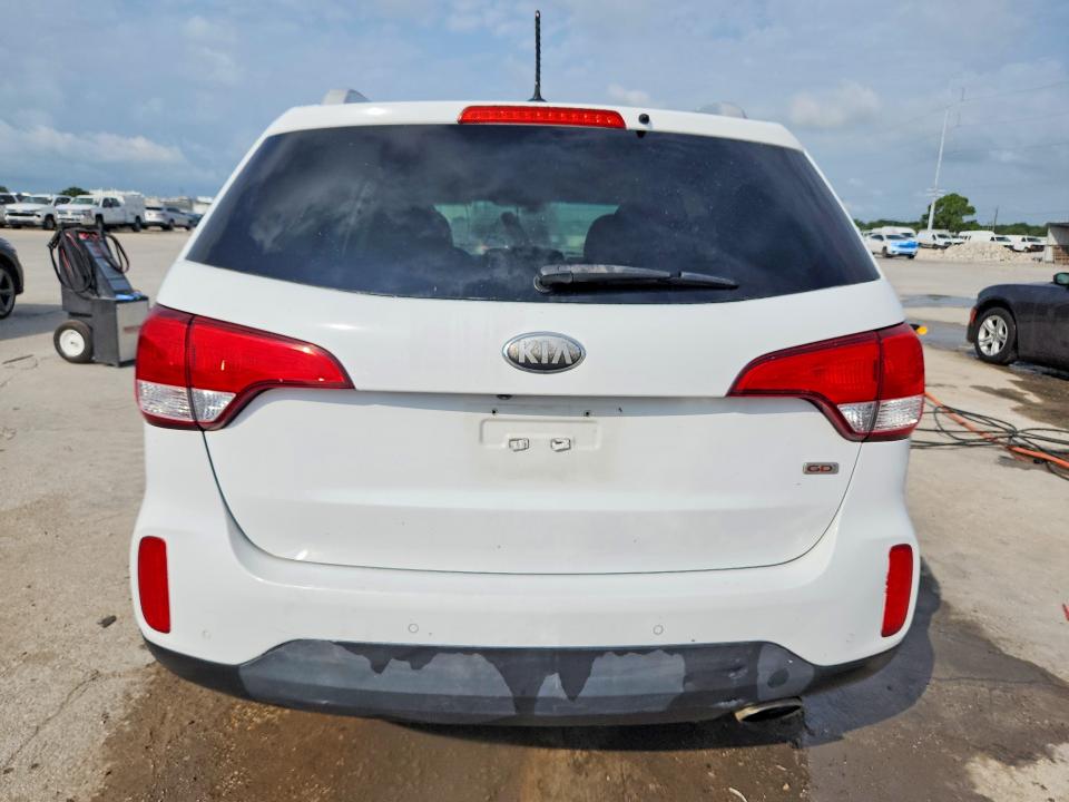 2015 Kia Sorento მანქანა იყიდება აუქციონზე, vin: 5XYKT3A63FG571117, აუქციონის ნომერი: 58606836
