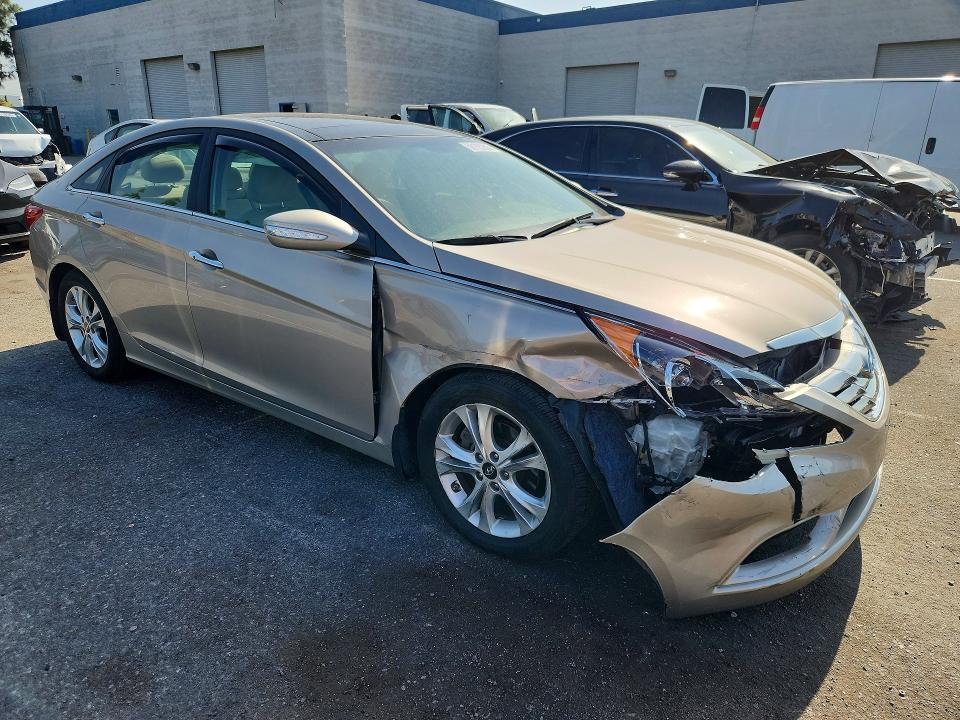 56105206 :رقم المزاد ، 5NPEC4AC1CH321601 vin ، 2012 Hyundai Sonata مزاد بيع