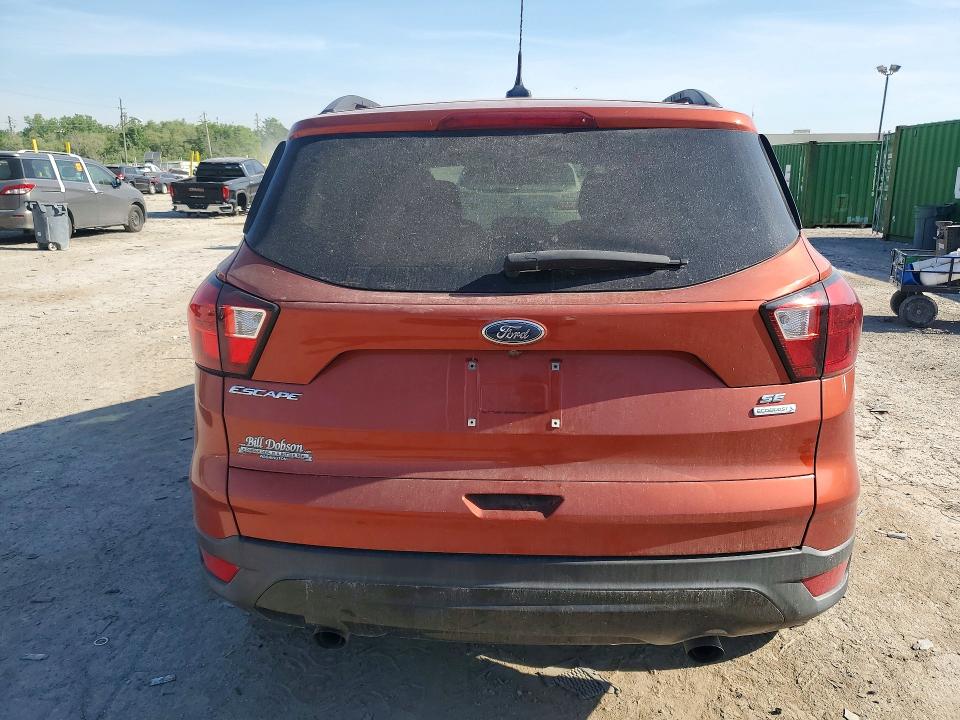 2019 Ford Escape მანქანა იყიდება აუქციონზე, vin: 1FMCU0GD3KUB77014, აუქციონის ნომერი: 55379486