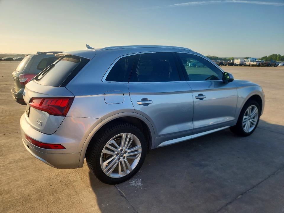 57604576 :رقم المزاد ، WA1BNAFY5J2094695 vin ، 2018 Audi Q5 مزاد بيع