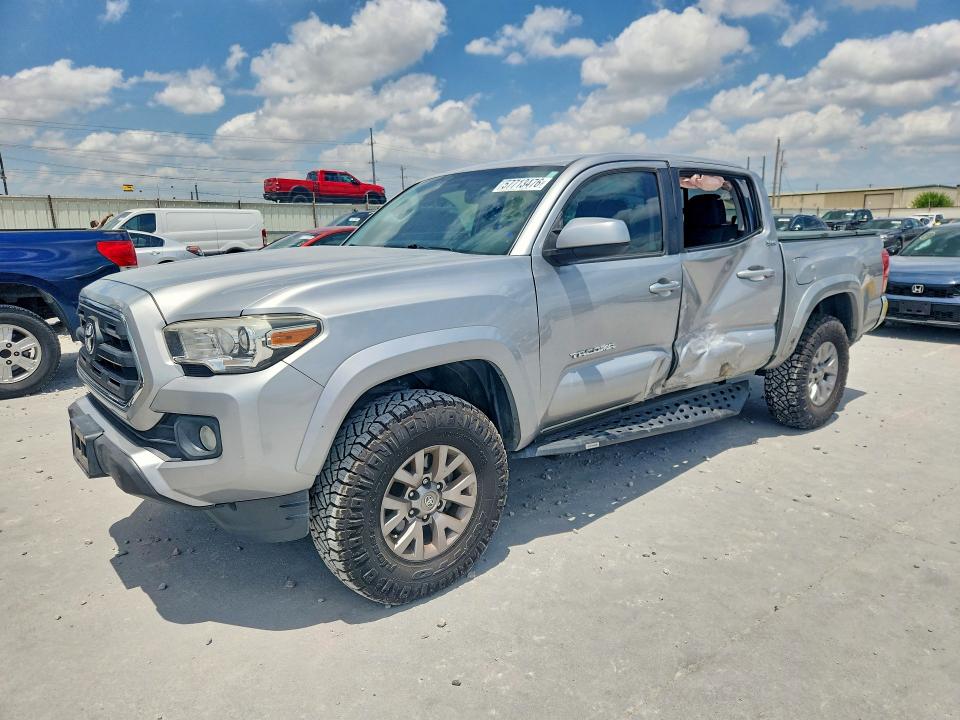 57713476 :رقم المزاد ، 5TFAZ5CN4HX037702 vin ، 2017 Toyota Tacoma مزاد بيع