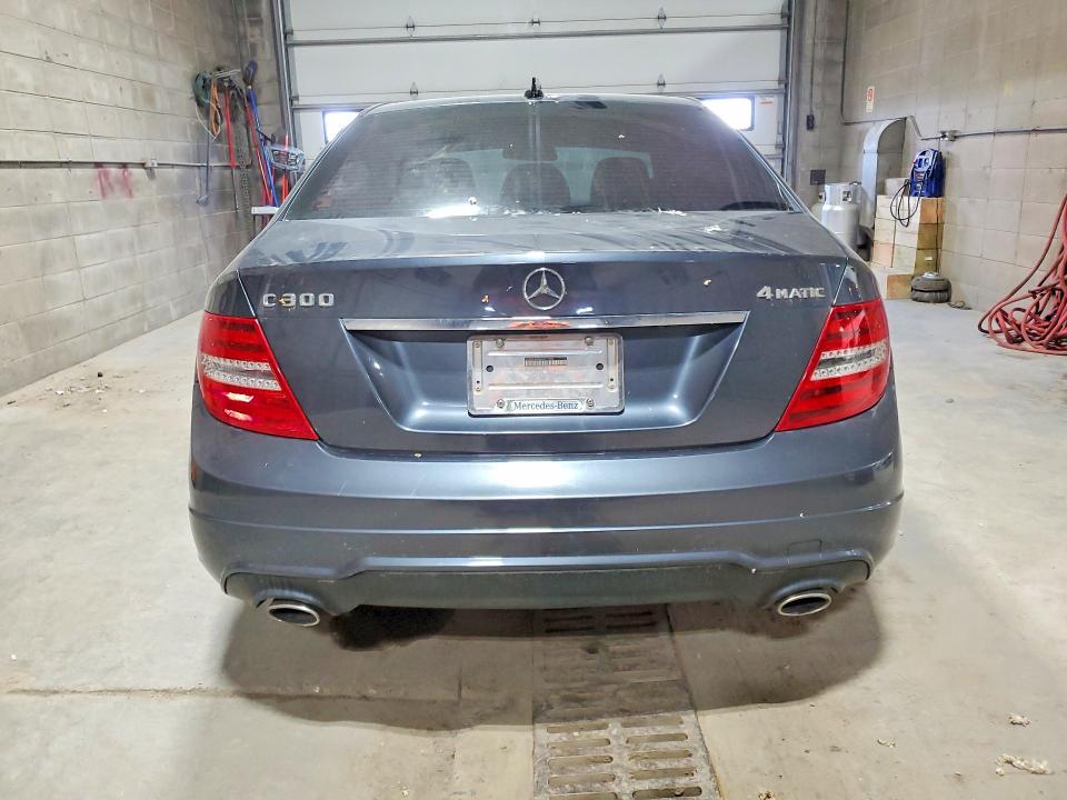 2014 Mercedes-benz C მანქანა იყიდება აუქციონზე, vin: WDDGF8AB6EG217035, აუქციონის ნომერი: 57363236