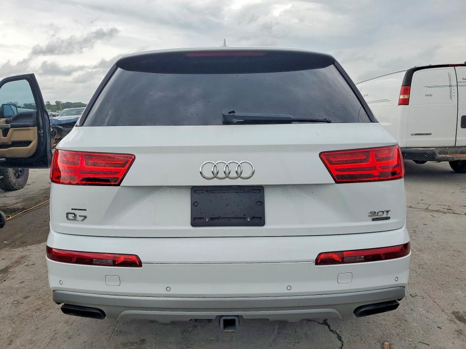 56466216 :رقم المزاد ، WA1VAAF78JD033328 vin ، 2018 Audi Q7 مزاد بيع