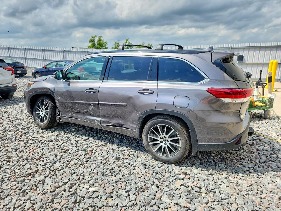 Продаж на аукціоні авто 2018 Toyota Highlander, vin: 5TDJZRFH0JS544119, номер лоту: 59060116