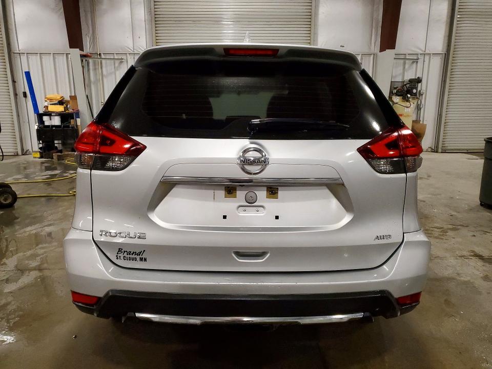 56611086 :رقم المزاد ، KNMAT2MV4HP582491 vin ، 2017 Nissan Rogue مزاد بيع