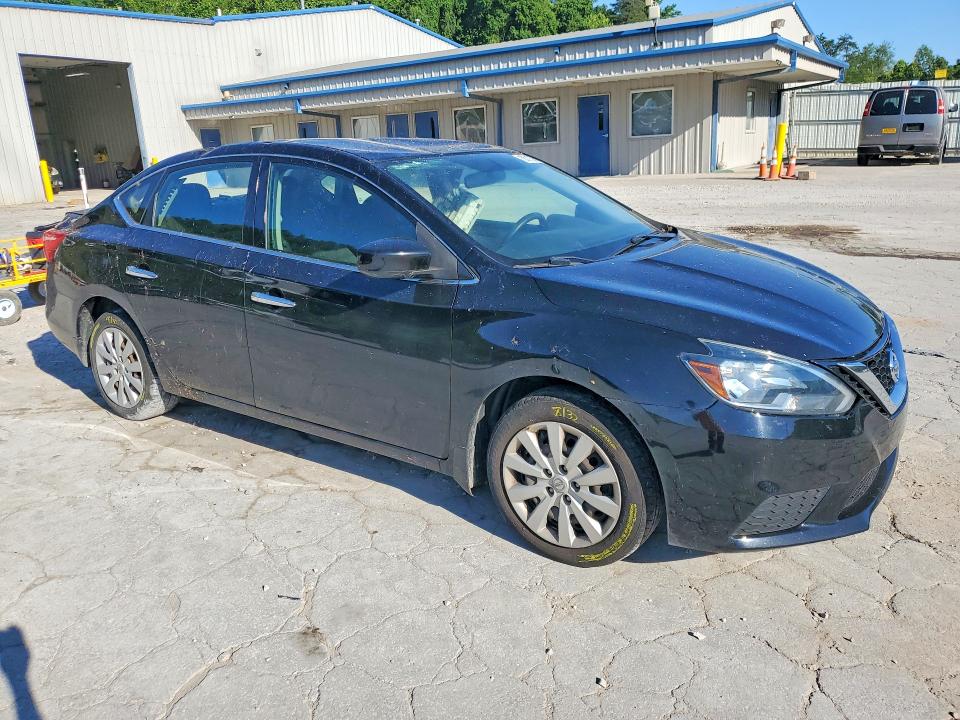 55713736 :رقم المزاد ، 3N1AB7AP6JY323384 vin ، 2018 Nissan Sentra مزاد بيع