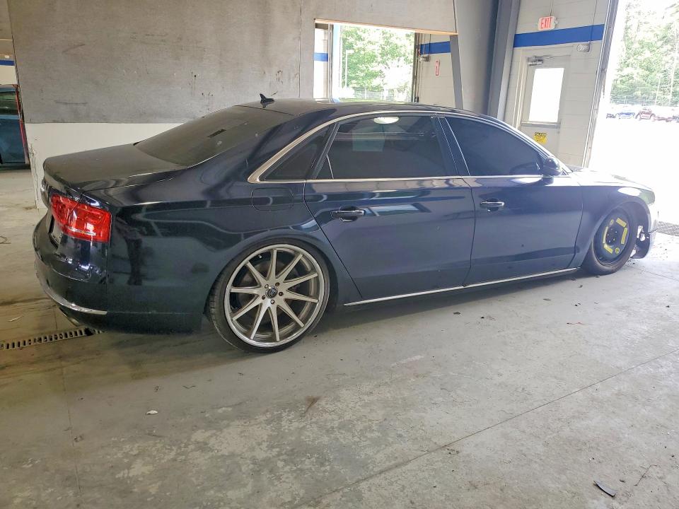 56939556 :رقم المزاد ، WAURVAFD3BN021100 vin ، 2011 Audi A8 مزاد بيع