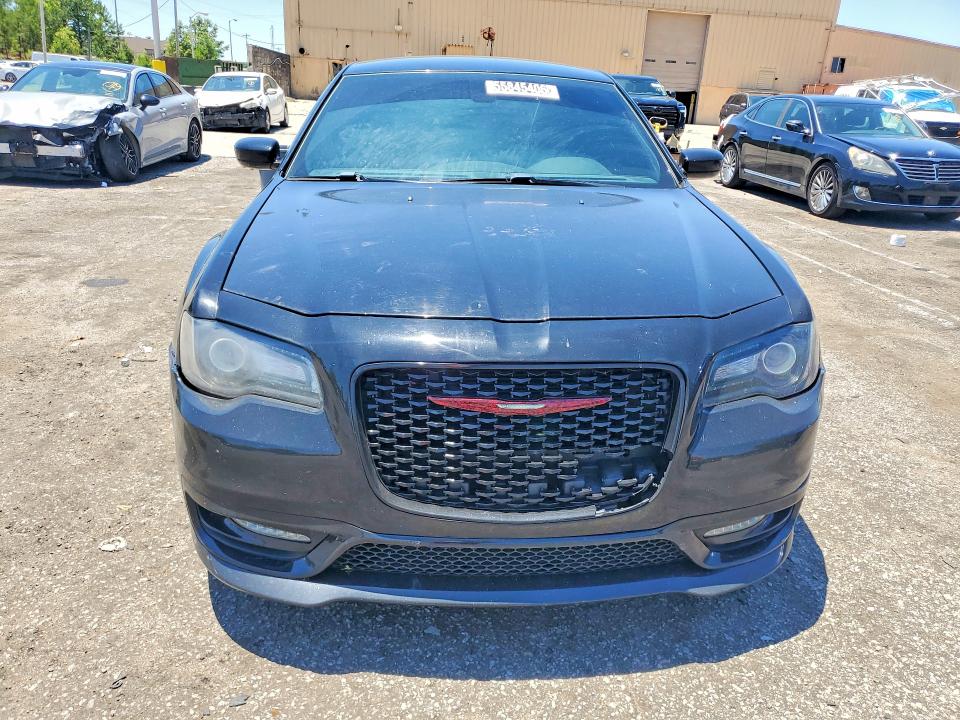 55845406 :رقم المزاد ، 2C3CCABG2JH231570 vin ، 2018 Chrysler 300 مزاد بيع