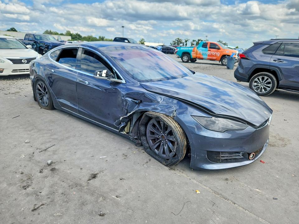 Продажа на аукционе авто 2018 Tesla Model S, vin: 5YJSA1E2XJF244456, номер лота: 55243856