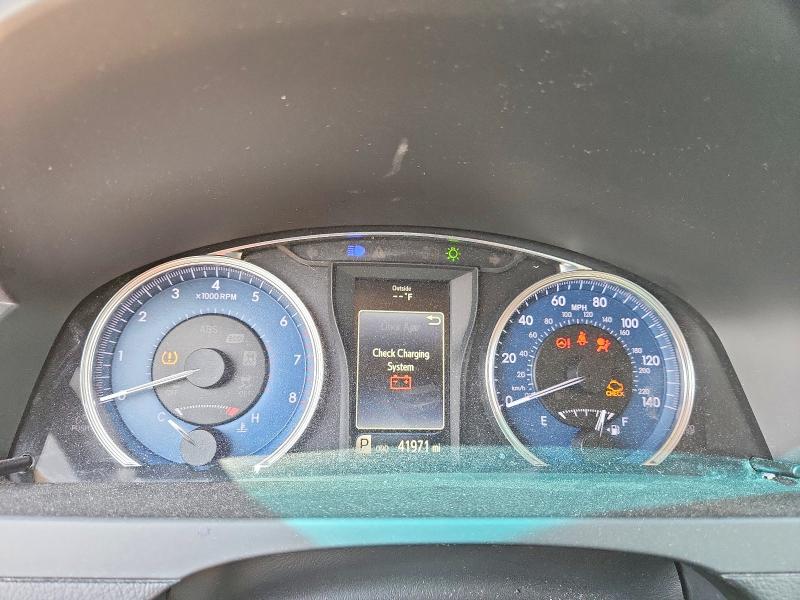 57847476 :رقم المزاد ، 4T1BF1FK6HU637061 vin ، 2017 Toyota Camry مزاد بيع