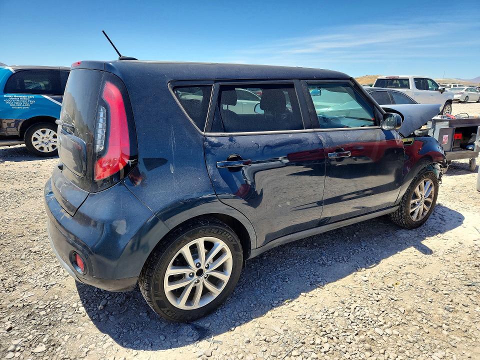 56516646 :رقم المزاد ، KNDJP3A57H7491830 vin ، 2017 Kia Soul مزاد بيع