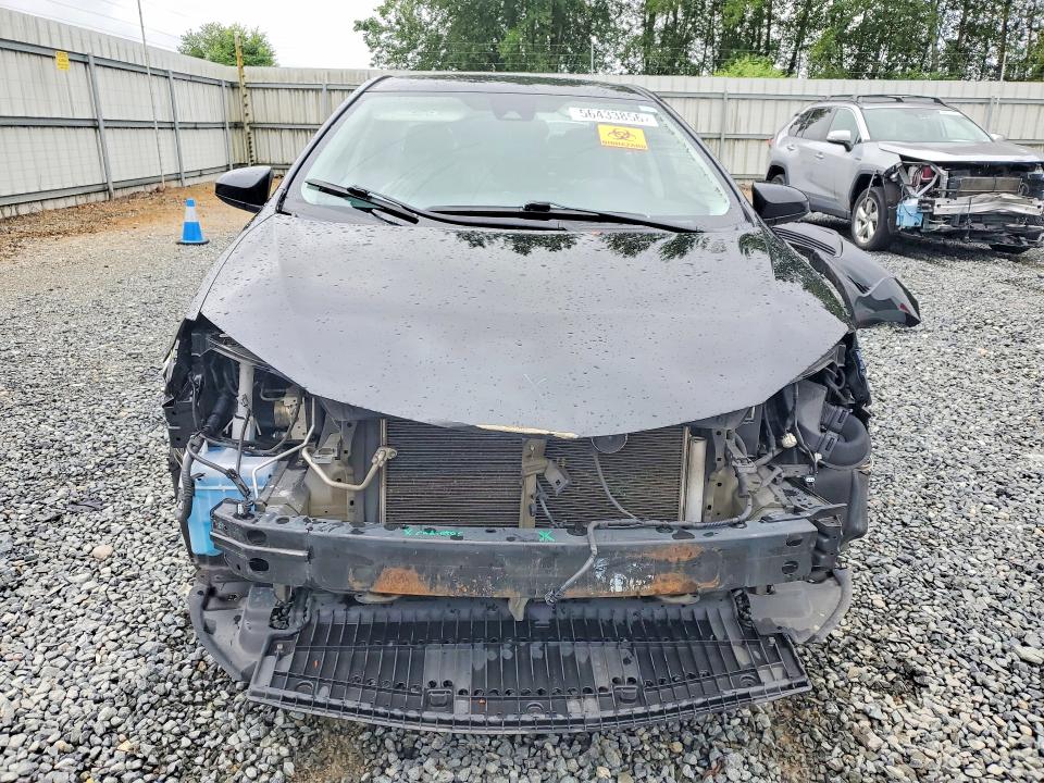 56433856 :رقم المزاد ، 5YFBURHE1HP641645 vin ، 2017 Toyota Corolla مزاد بيع