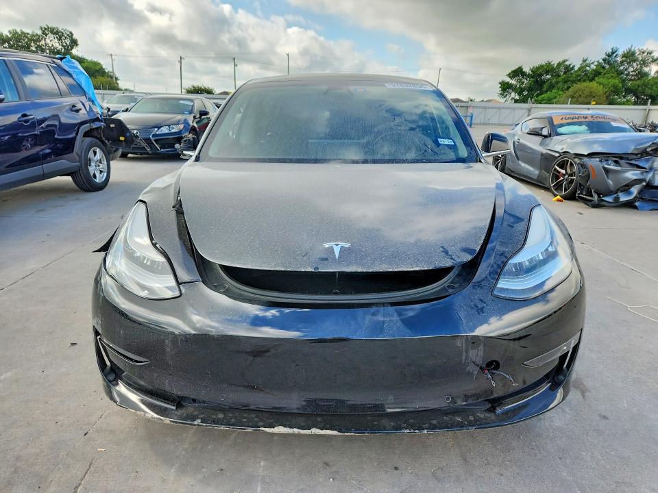 57632856 :رقم المزاد ، 5YJ3E1EA5JF172887 vin ، 2018 Tesla Model 3 مزاد بيع