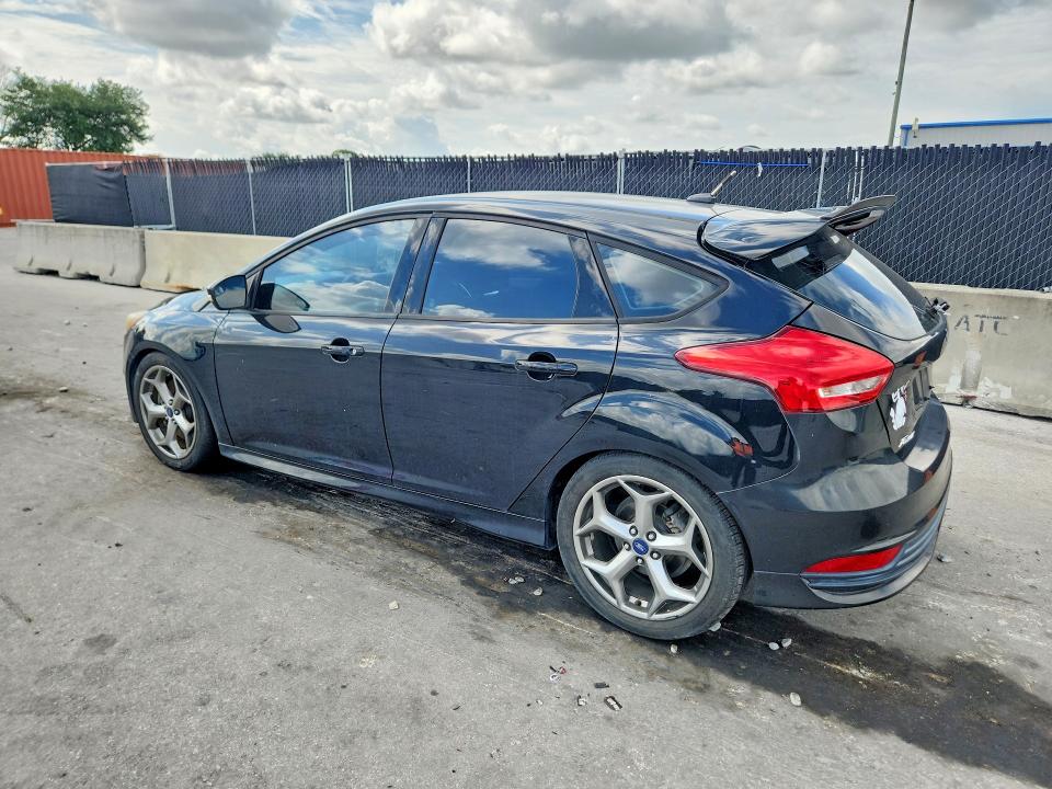 56986106 :رقم المزاد ، 1FADP3L94HL221447 vin ، 2017 Ford Focus مزاد بيع