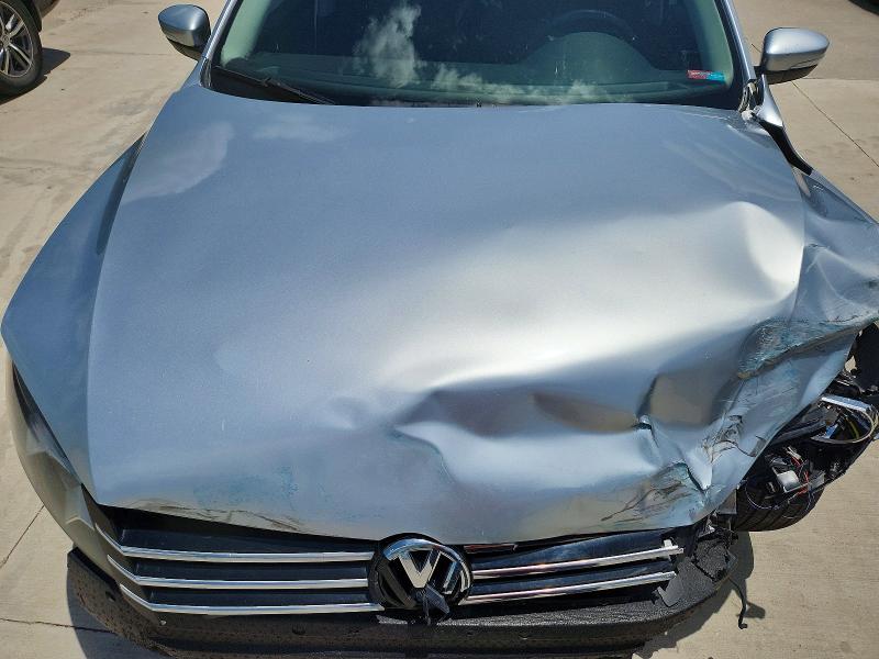 56123436 :رقم المزاد ، 1VWAT7A39FC045388 vin ، 2015 Volkswagen Passat مزاد بيع