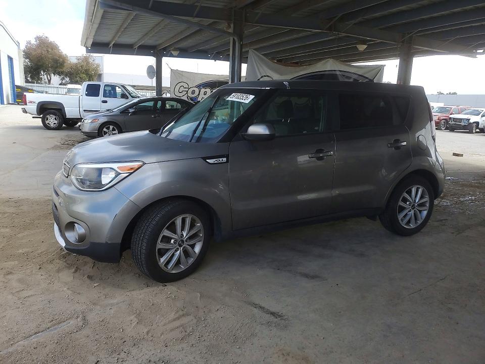 59103526 :رقم المزاد ، KNDJP3A5XJ7577011 vin ، 2018 Kia Soul مزاد بيع