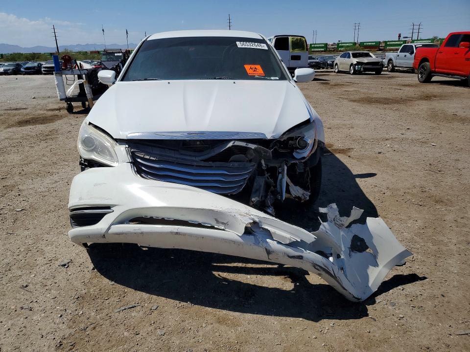 Продажа на аукционе авто 2013 Chrysler 200, vin: 1C3CCBAB1DN559652, номер лота: 56532646
