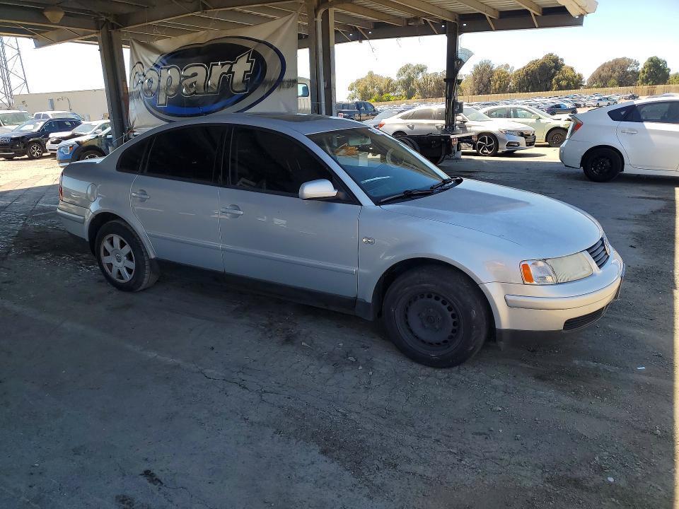 2000 Volkswagen Passat მანქანა იყიდება აუქციონზე, vin: WVWTH23B0YE378395, აუქციონის ნომერი: 57348386
