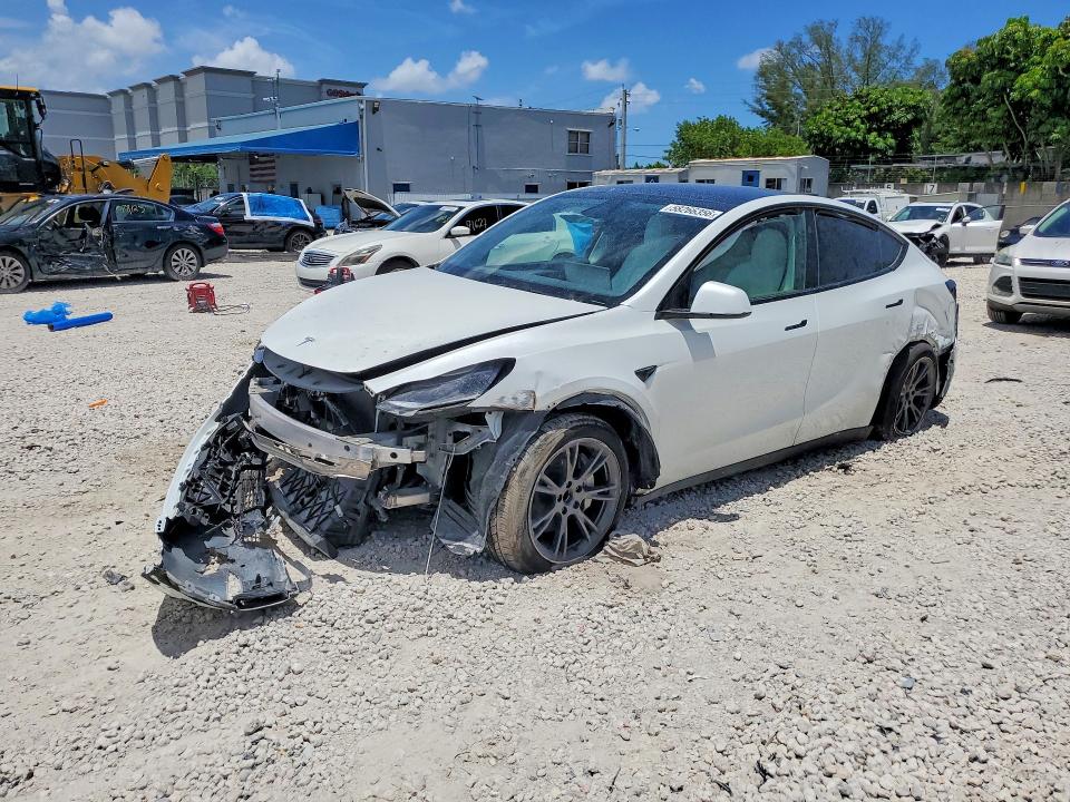 58266356 :رقم المزاد ، 7SAYGDEDXSF267929 vin ، 2025 Tesla Model Y مزاد بيع