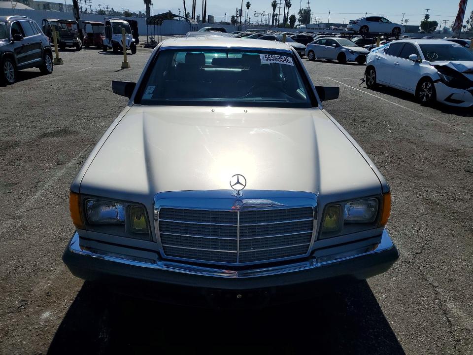 56853546 :رقم المزاد ، WDBCA37D0FA184197 vin ، 1985 Mercedes-benz 500 مزاد بيع