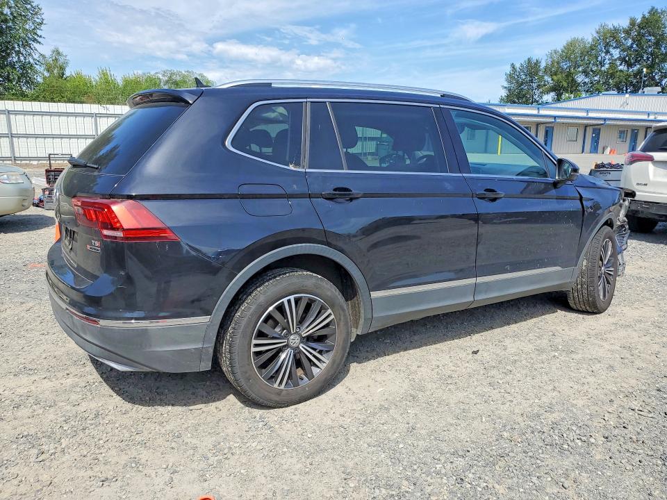 Продажа на аукционе авто 2018 Volkswagen Tiguan, vin: 3VV2B7AX3JM219896, номер лота: 58411046