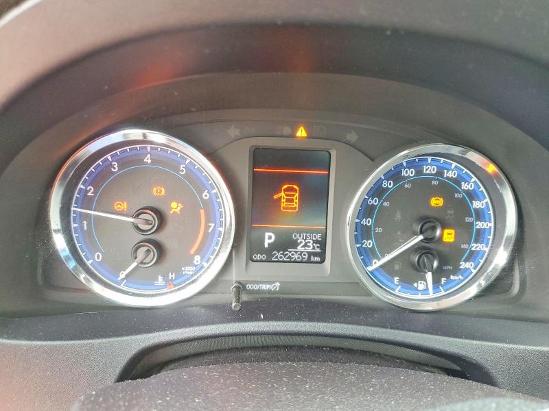 Продаж на аукціоні авто 2018 Toyota Corolla, vin: 2T1BURHE5JC032001, номер лоту: 57571316