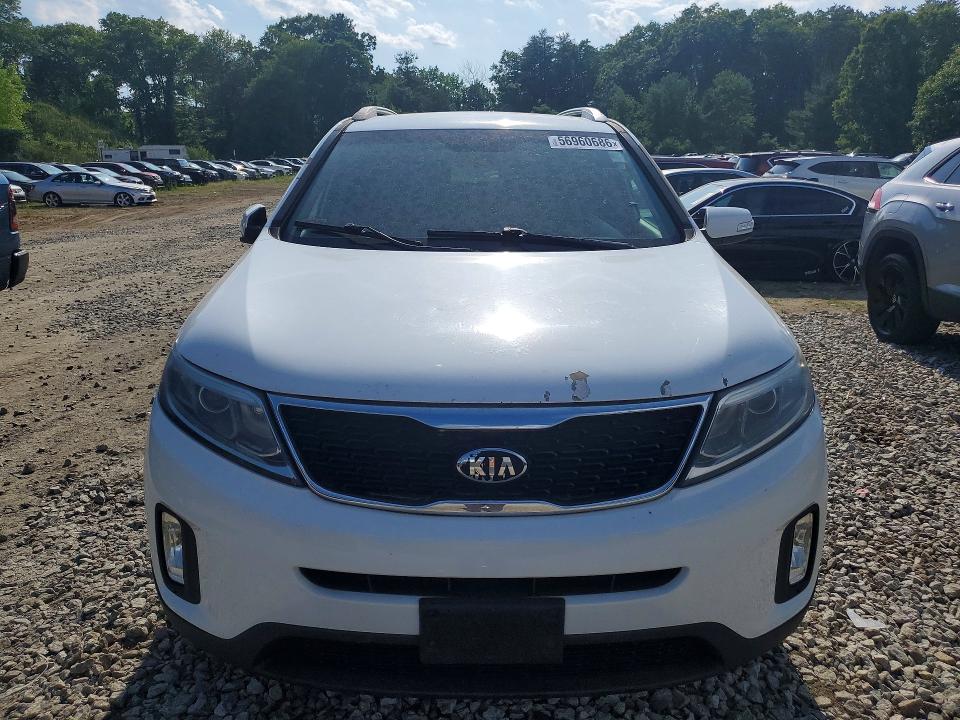 56960686 :رقم المزاد ، 5XYKT4A79FG585599 vin ، 2015 Kia Sorento مزاد بيع