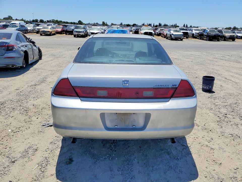 59010556 :رقم المزاد ، 1HGCG2256YA025344 vin ، 2000 Honda Accord مزاد بيع
