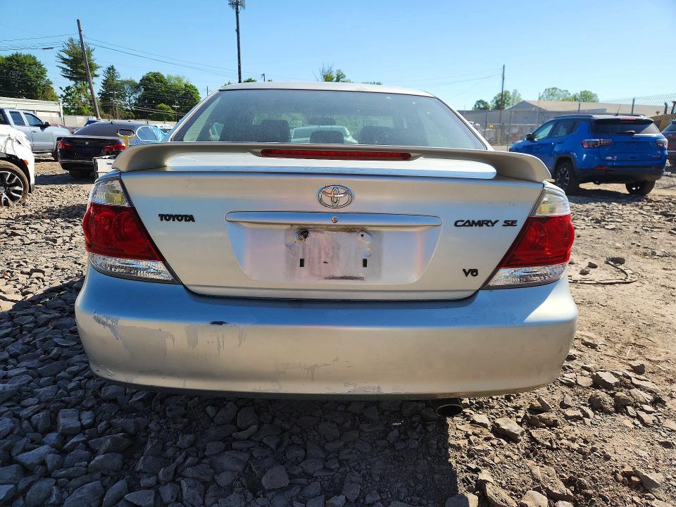 55857446 :رقم المزاد ، 4T1BA32KX5U043214 vin ، 2005 Toyota Camry مزاد بيع