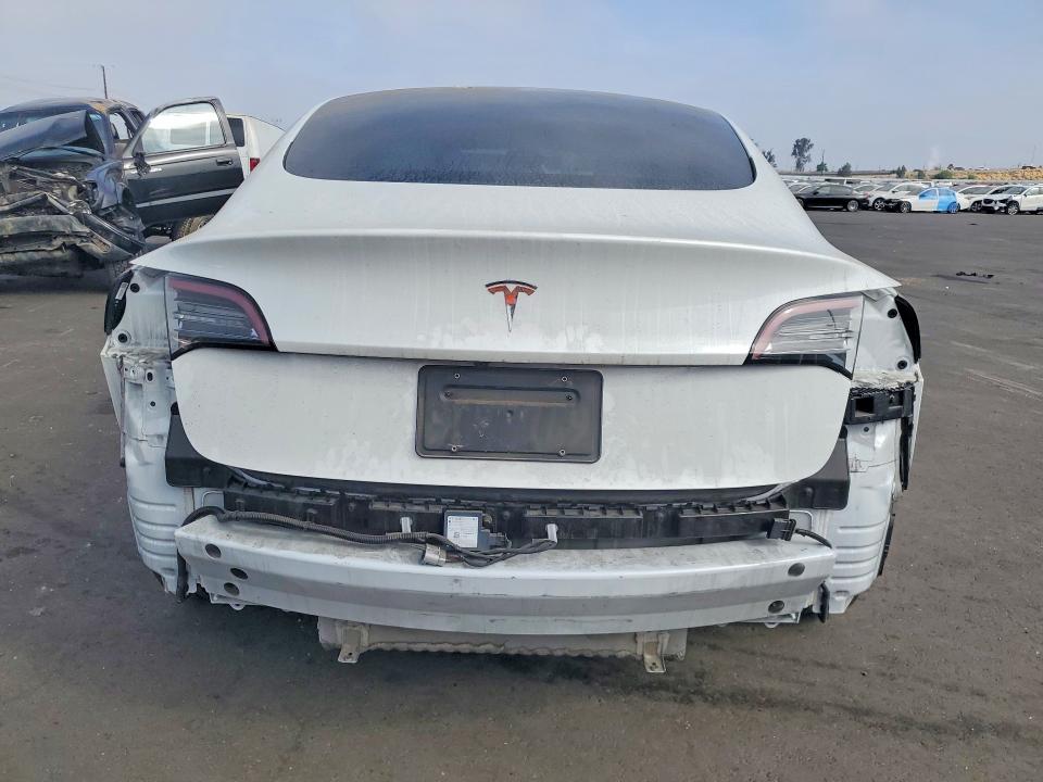 2022 Tesla Model 3 მანქანა იყიდება აუქციონზე, vin: 5YJ3E1EA7NF375673, აუქციონის ნომერი: 55801386