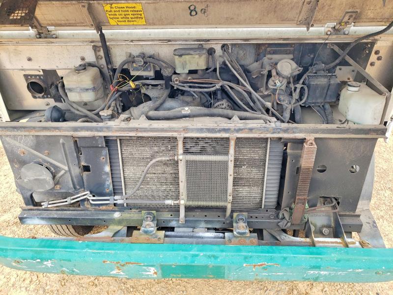 55881316 :رقم المزاد ، 5B4KP42U043395674 vin ، 2004 Workhorse Step Van مزاد بيع