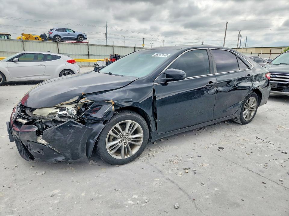 56847156 :رقم المزاد ، 4T1BF1FKXFU108323 vin ، 2015 Toyota Camry مزاد بيع