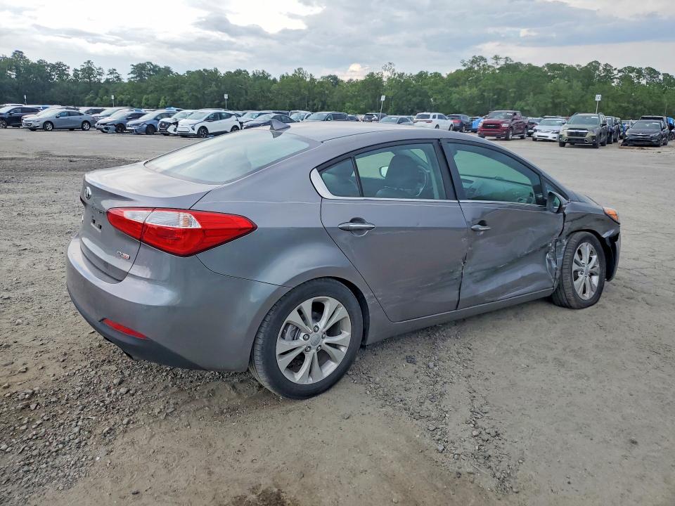 58162126 :رقم المزاد ، KNAFZ4A81F5344134 vin ، 2015 Kia Forte مزاد بيع