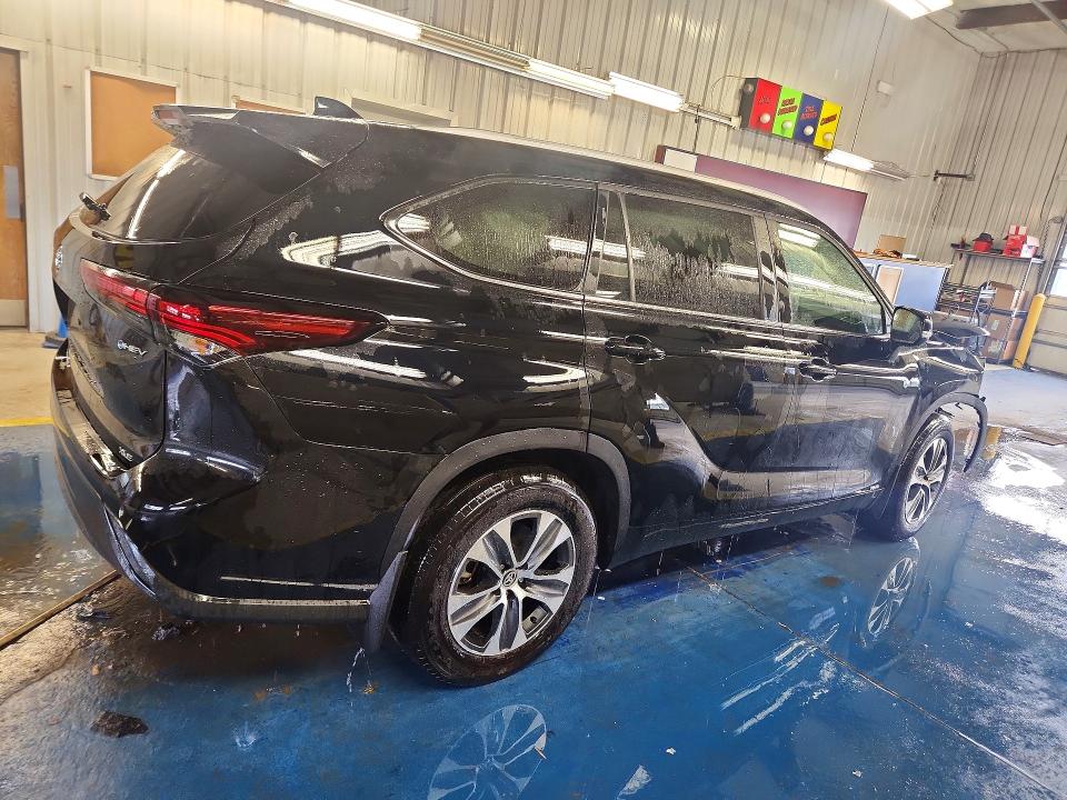 2026 Toyota Highlander Hybrid მანქანა იყიდება აუქციონზე, vin: 5TDKBRCH6TS705413, აუქციონის ნომერი: 63822546