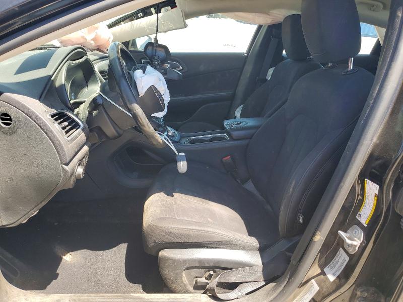 58654186 :رقم المزاد ، 1C3CCCAB8FN666402 vin ، 2015 Chrysler 200 مزاد بيع