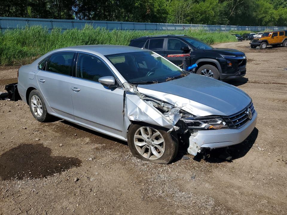 57118516 :رقم المزاد ، 1VWAT7A32HC057854 vin ، 2017 Volkswagen Passat مزاد بيع