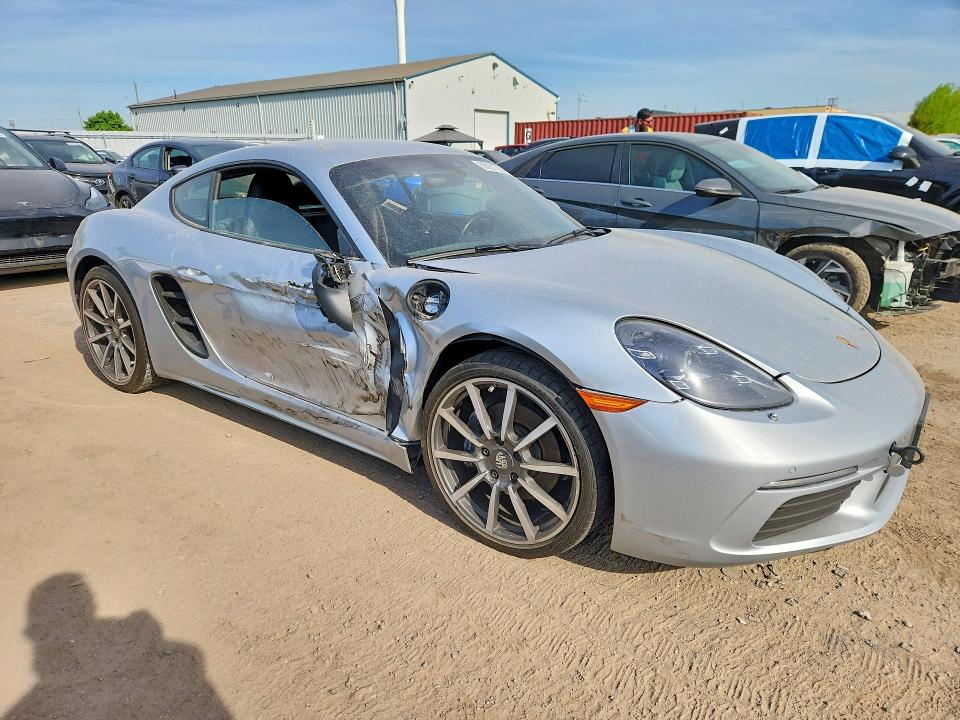 55221786 :رقم المزاد ، WP0AA2A87JS260242 vin ، 2018 Porsche Cayman مزاد بيع