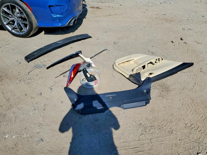 55802866 :رقم المزاد ، 4T4BF1FK1GR568784 vin ، 2016 Toyota Camry مزاد بيع
