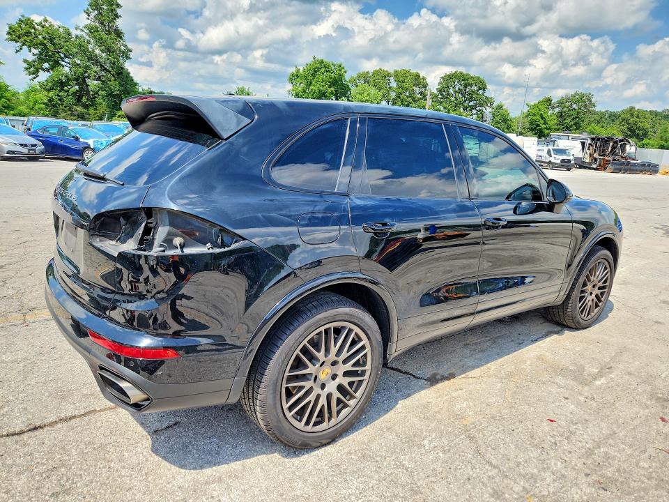 54926806 :رقم المزاد ، WP1AA2A29HKA80782 vin ، 2017 Porsche Cayenne مزاد بيع
